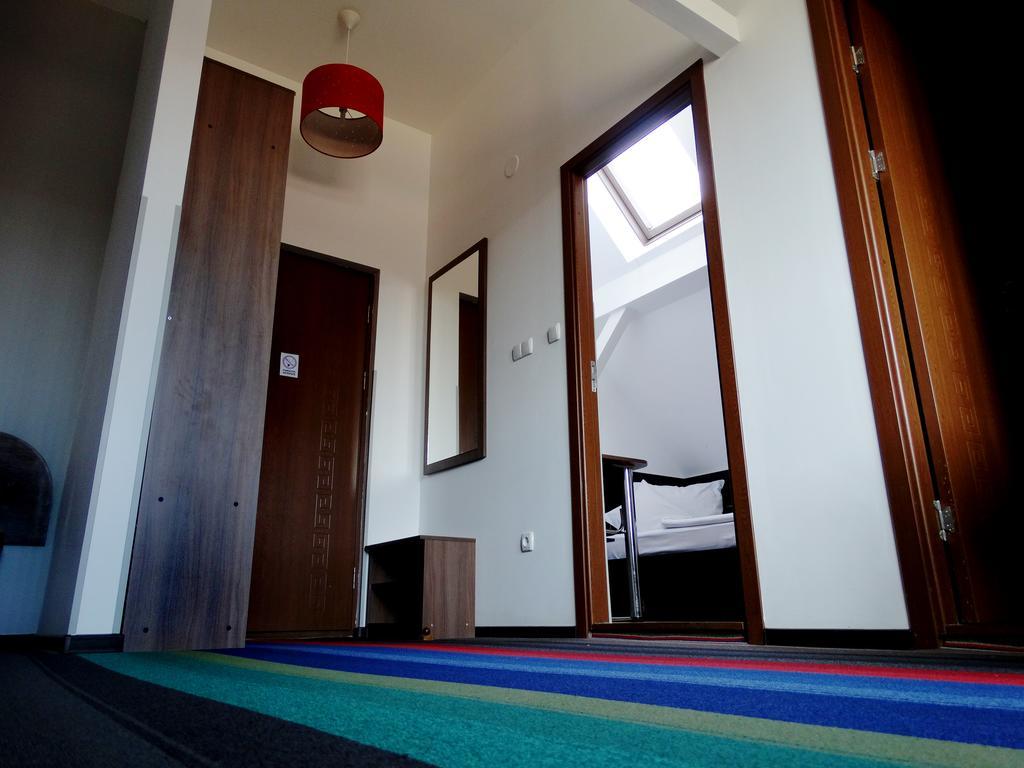 Prince Hotel מלון