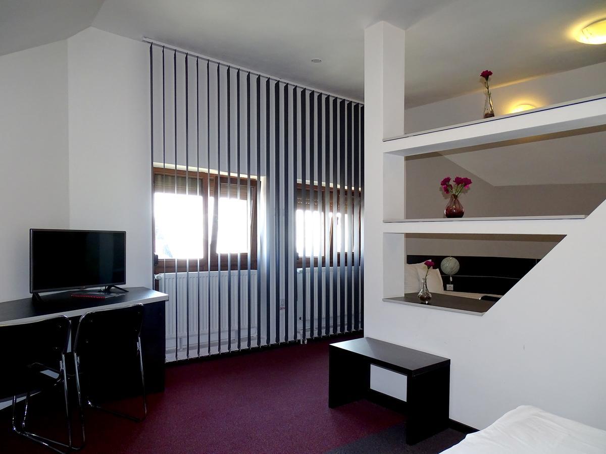 Prince Hotel מלון מיירקורה-צ'וק